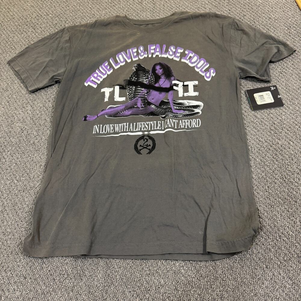 True Love False Idols TLFI Mens Size XL Charcoal Gray Cobra Clutch T-Shirt Tee